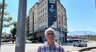 Gergerlioğlu, NATO’yu AK Parti Kocaeli İl Başkanlığı önünde protesto etti!