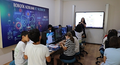 İzmit Belediyesi Robotik Kodlama ve Yazılım Evi’nde eğitimler başladı