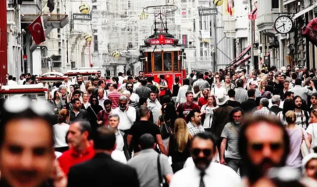 Türkiye’de erkekler 75, kadınlar 80 yıl yaşıyor